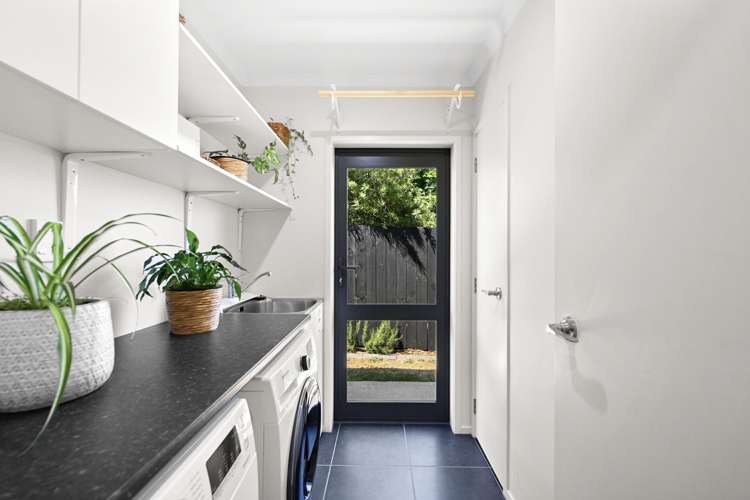 87b Dixon Road Glenview_17