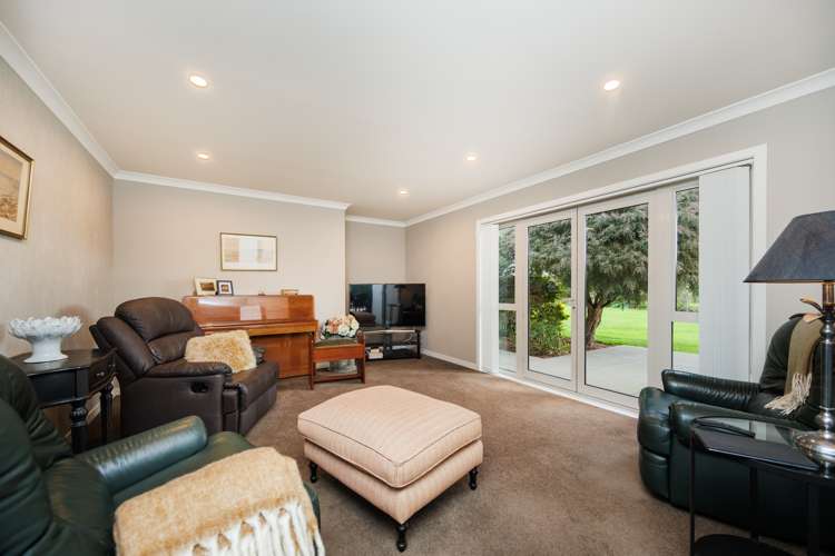 65 Reid Line West Feilding_17