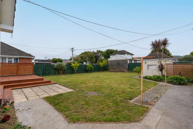 27 Hewer Crescent Naenae_14