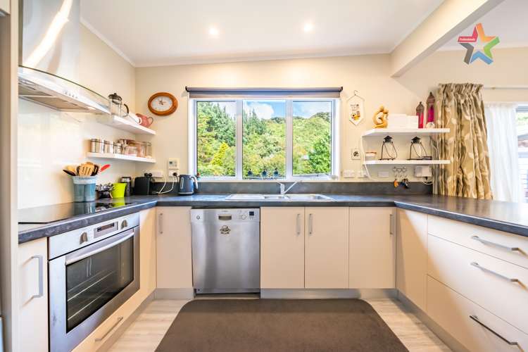 33 Mcgowan Road Wainuiomata_8