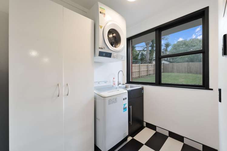 16 Thornlow Street Glendene_21