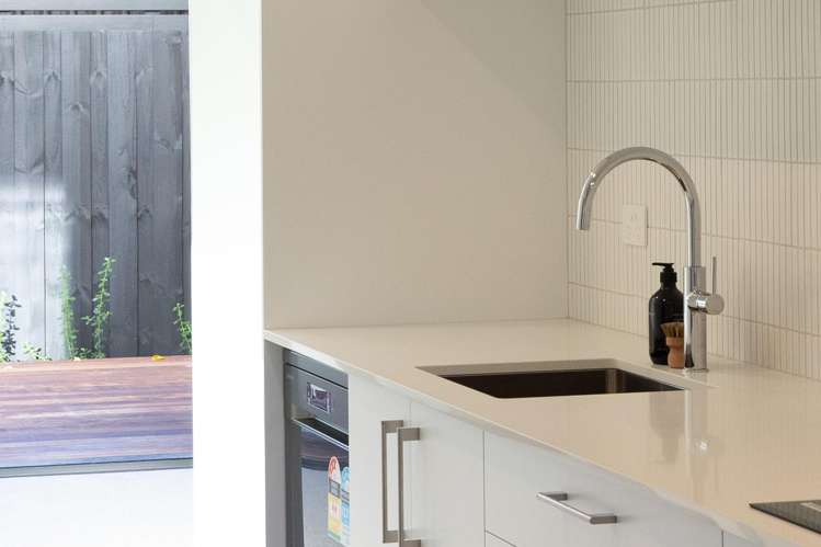 2/99 King Street Sydenham_14