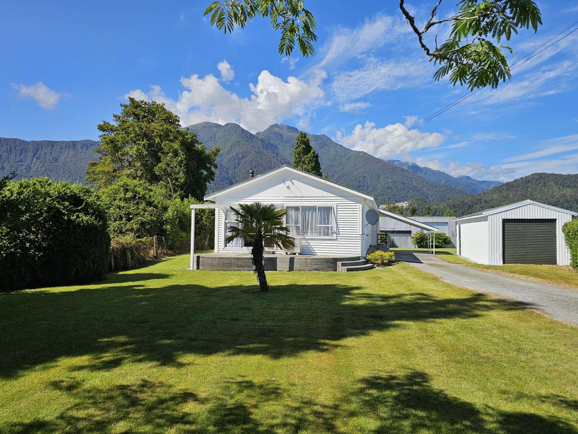 15 Main Road Whataroa_0