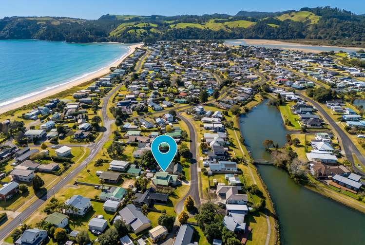 7 Martin Place Cooks Beach_30