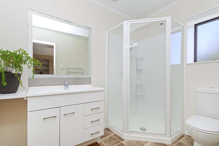 10 Hallewell Crescent Johnsonville_15