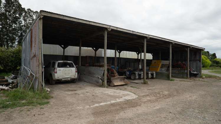 108 Canal West Road Waitakaruru_9