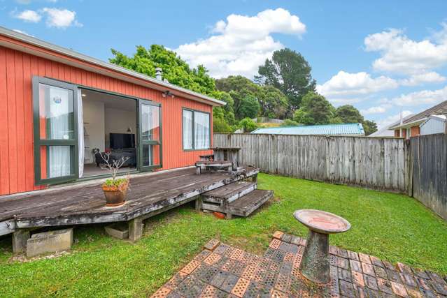 Cozy and Quiet Two-Bedroom Haven in Popular Naenae