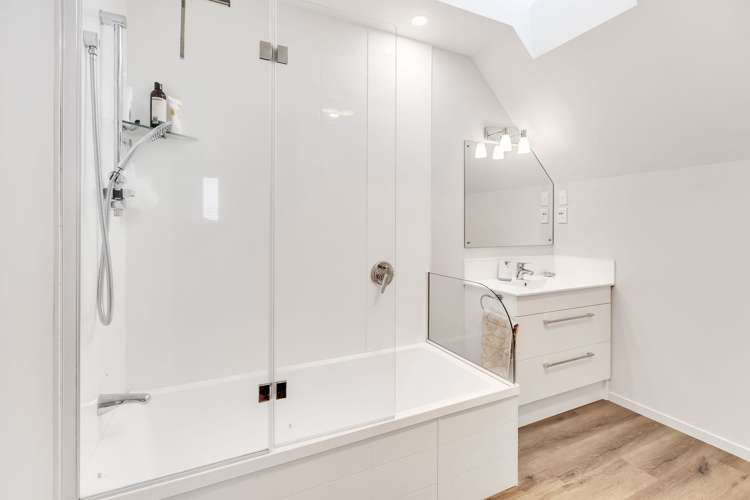 12 Stonebridge Park Drive Holdens Bay_18