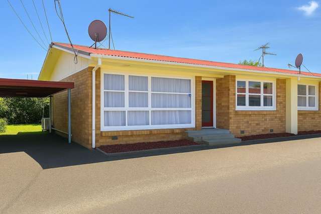 Roomy Unit - Close to University