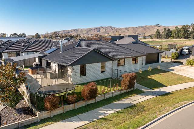 1 Hurricane Way Burleigh_1