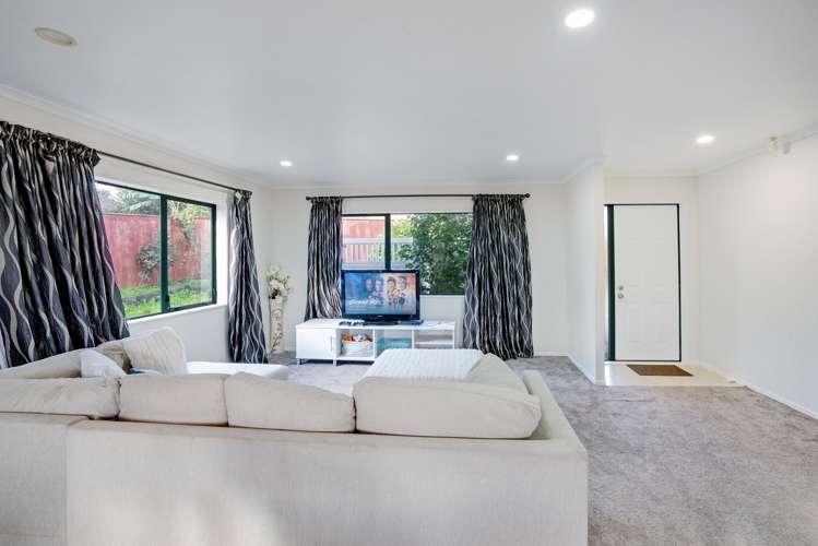 17 Glenveagh Park Drive Manurewa_6