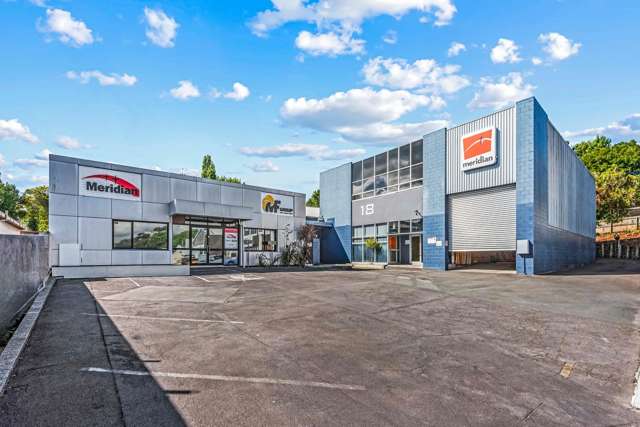 1,369sqm standalone Wairau industrial