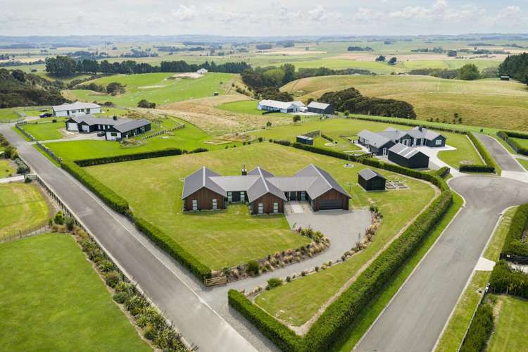 2 Mataki Lane Halcombe_9