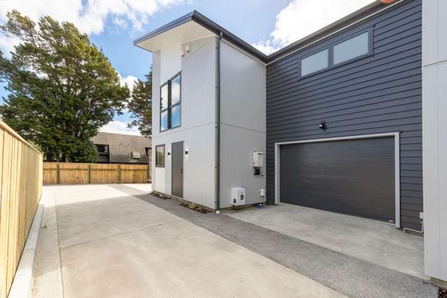 Brand new living ready for you