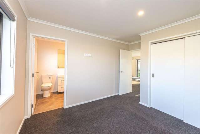 19 Buckingham Place Springvale_4