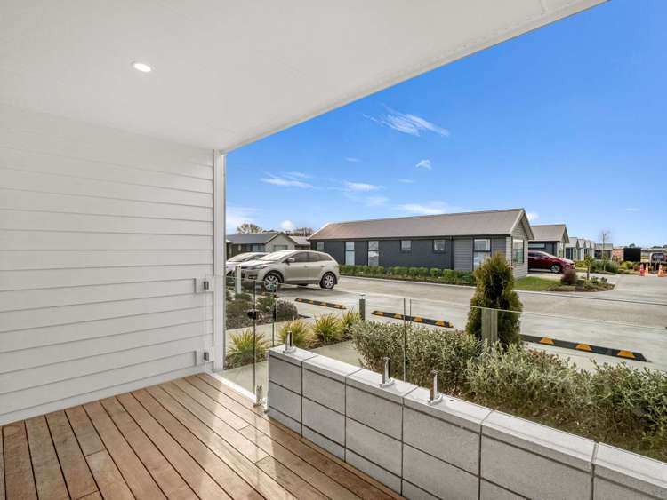 110E/30 Bob Robertson Drive Woodend_13