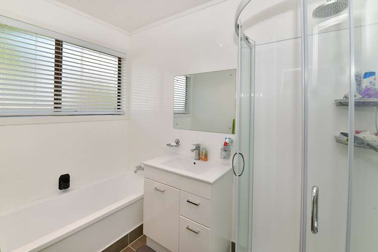 2 Adam Sunde Place Glen Eden_7