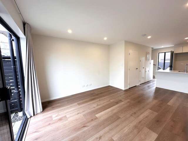 321 Glengarry Road Glen Eden_2