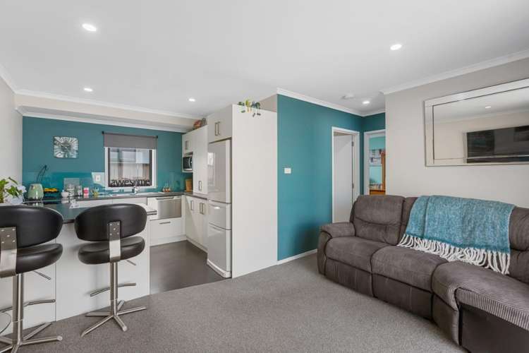 2/6 Warre Street Waitara_7