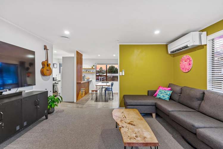 2/239 Waitemata Drive Ranui_5