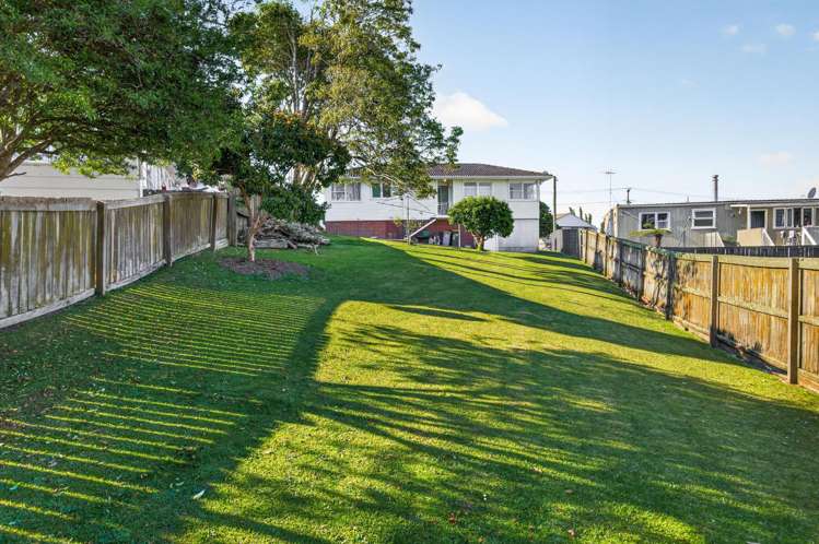 55 Royal View Road Te Atatu South_17