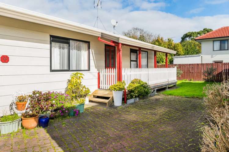 2/20 Ocean View Road Northcote_7