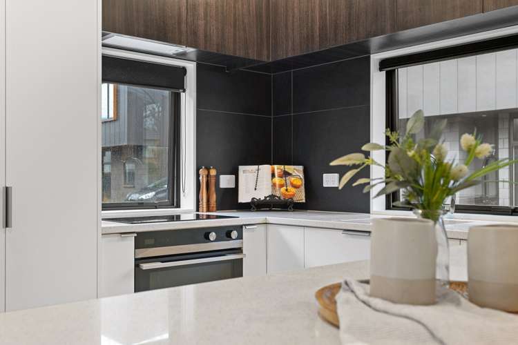 2/58 Waltham Road Sydenham_4