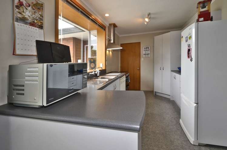 2130/130a Springs Road Hornby_5