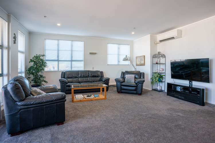 3f/6 Queen Street Palmerston North Central_3