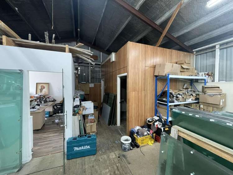 3126 Great North Road New Lynn_6