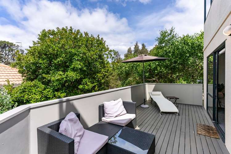 2/11 Waratah Street Birkenhead_3