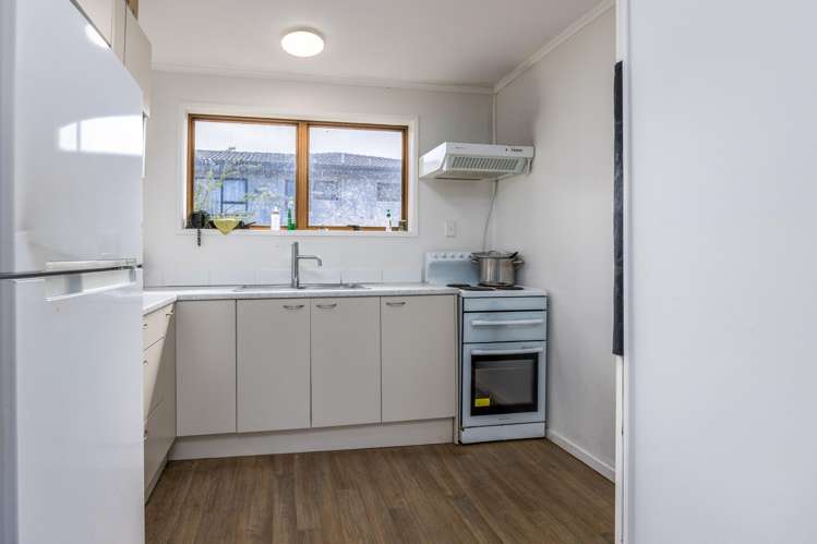 70 Solar Road Glen Eden_3