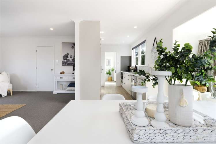 28 Woodford Avenue Brookfield_12