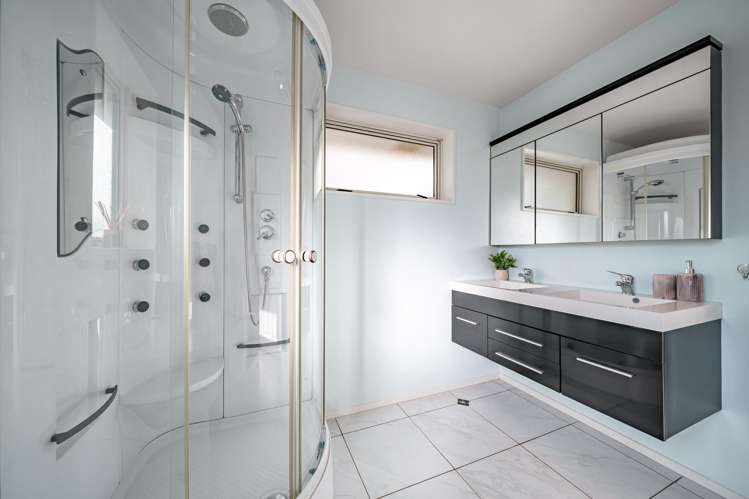 112 Gayhurst Road Dallington_19