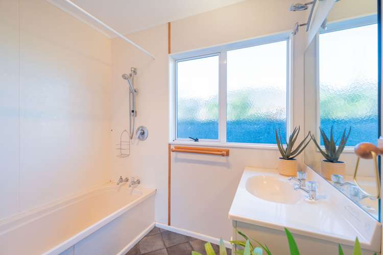 38 Lawson Burrows Crescent Te Anau_19