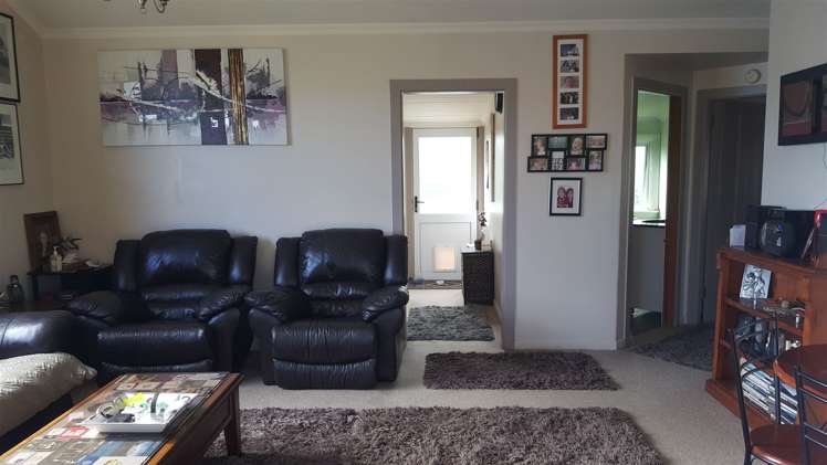 10/4963 Waimate Highway Glenavy_1