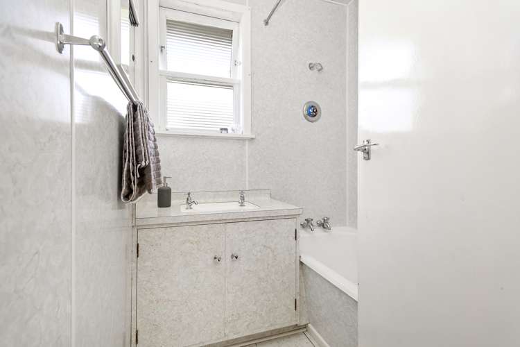 1105 High Street Taita_9