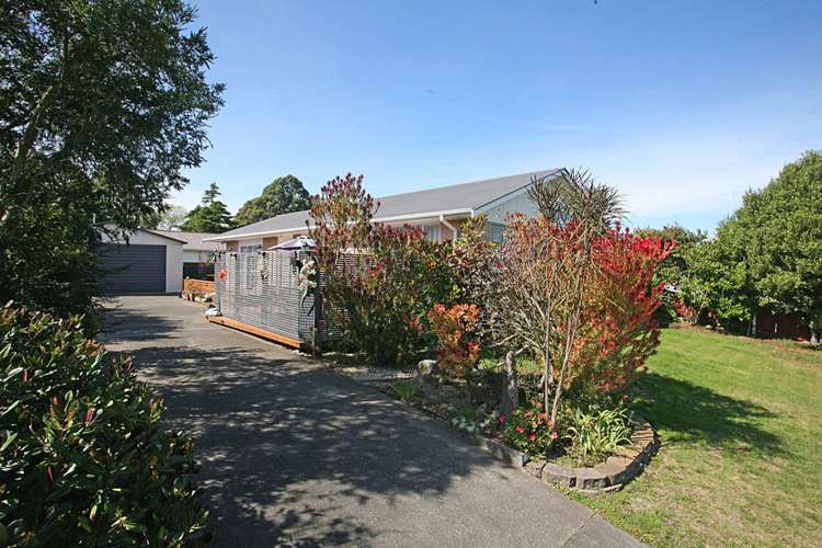 54 Kathleen Crescent Hornby_14