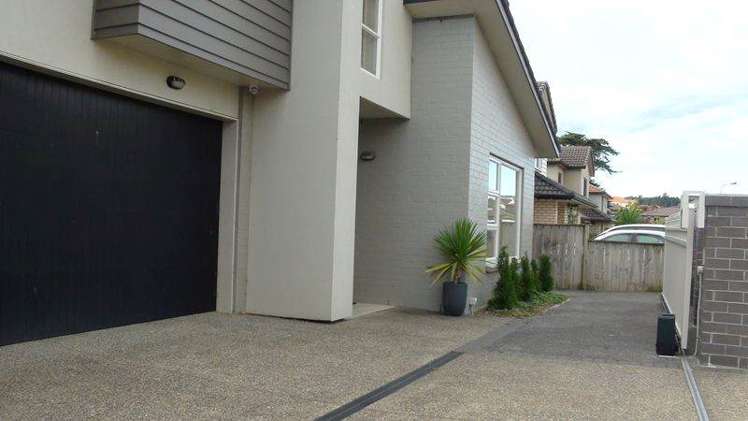 58 Salford Crescent Flat Bush_1