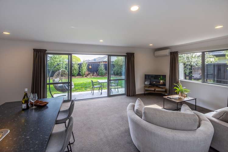 55 Farnborough Way Rolleston_1