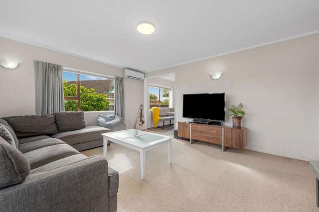 1/9 Tina Place Sunnyhills_1