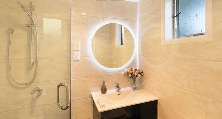 64 Seabrook Avenue New Lynn_16