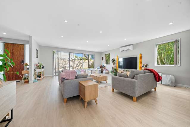 32B Tirimoana Road Te Atatu South_1