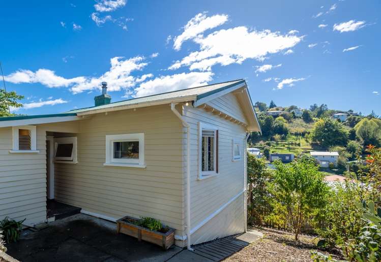 65 Montreal Road Toi Toi_16