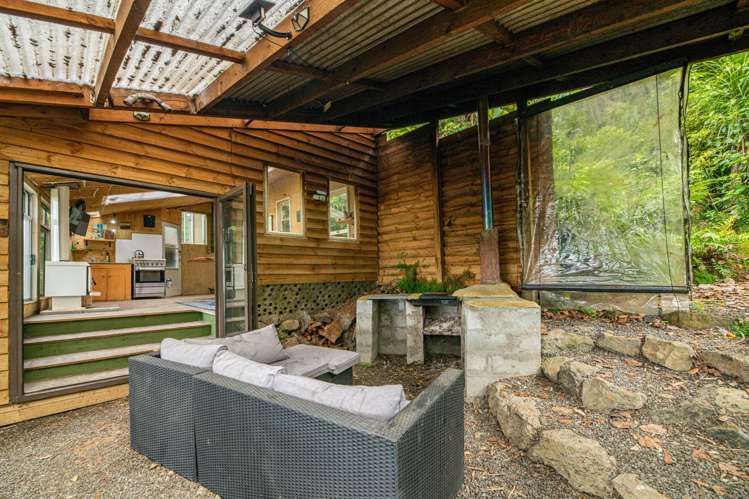 408a Scenic Drive Waiatarua_13