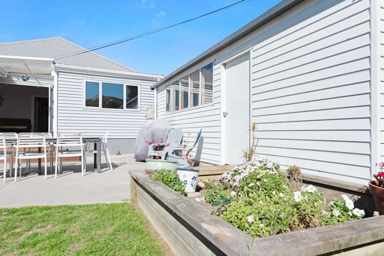 2 Atua Street Johnsonville_23