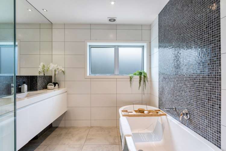 128 Churchill Road Rothesay Bay_35