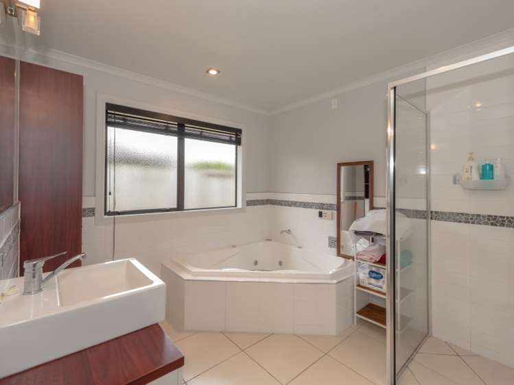 2 Ebony Court Rototuna North_11