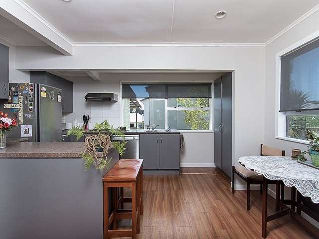 64 Wharf Road Clarks Beach_1