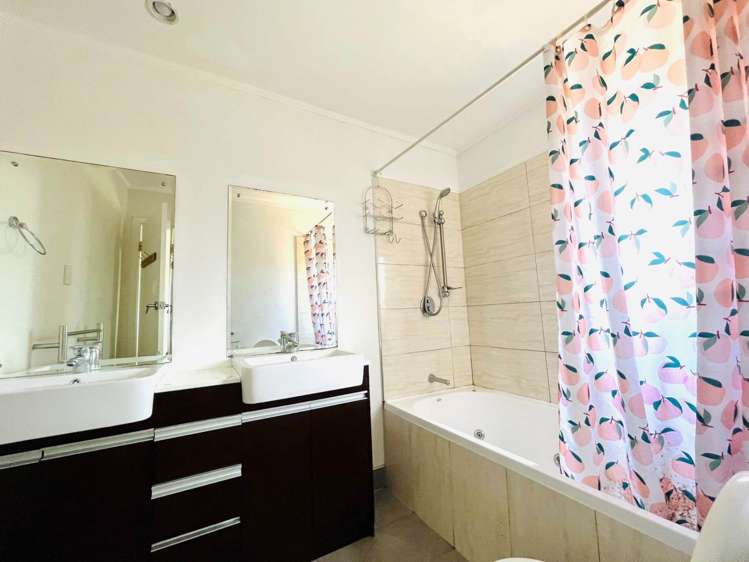 70 Woodward Road Mount Albert_11